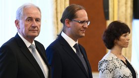 Prezident Petr Pavel jmenoval nové ústavní soudce Danielu Zemanovou, Jana Wintra a Josefa Baxu (vpravo) (5.6.2023)