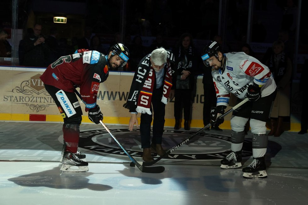 Prezident Petr Pavel v Karlovarském kraji na zápasu HC Energie Karlovy Vary - HC Sparta Praha, (15. 2. 2023)