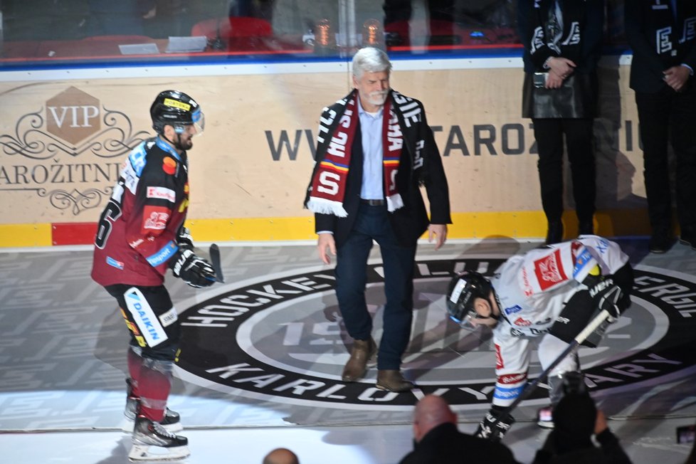 Prezident Petr Pavel v Karlovarském kraji na zápasu HC Energie Karlovy Vary - HC Sparta Praha (15. 2. 2023)