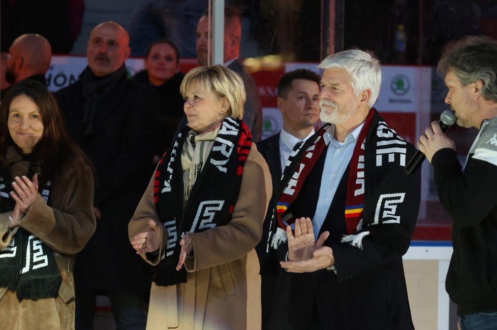 Prezident Petr Pavel v Karlovarském kraji na zápasu HC Energie Karlovy Vary - HC Sparta Praha (15. 2. 2023)