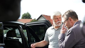 Prezident Petr Pavel odvolil v komunálních volbách v Černoučku na Litoměřicku (9. 10. 2026)