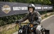 Vášní nově zvoleného prezidenta Petra Pavla je jízda na motockylu Vášní nově zvoleného prezidenta Petra Pavla je jízda na motockylu