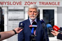 Pavlova nová veta: Shodil omezení svých pravomocí i snazší vyhazovy úředníků. A podepsal návrat EET