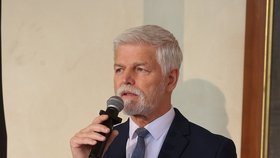 Petr Pavel v Míčovně na Hradě: Slavnostní podpis přihlášky ČR na zimní olympiádu a paralympiádu v Itálii 2026 (1.4.2025).
