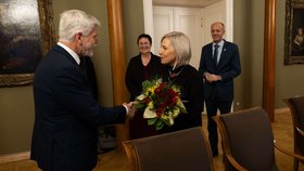 Pavel přijal na Hradě Elišku Olšákovou, předsedkyni Sdružení místních samospráv ČR (25.11.2025)