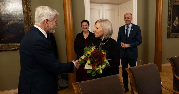 Pavel přijal na Hradě Elišku Olšákovou, předsedkyni Sdružení místních samospráv ČR (25.11.2025)