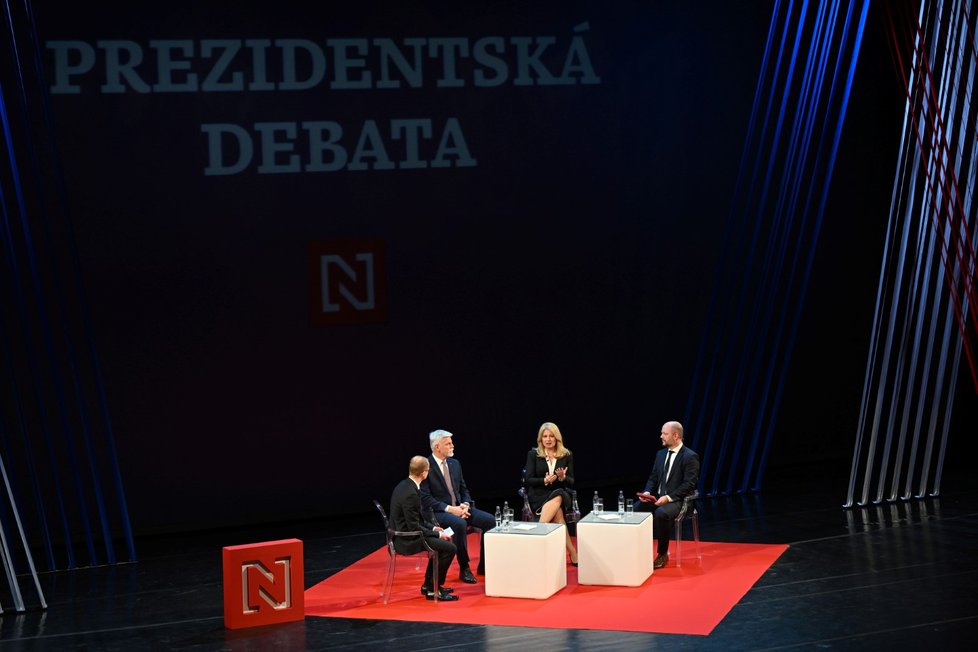 Prezident Pavel během návštěvy Slovenska: Prezidentská debata se Zuzanou Čaputovou ve Slovenském národním divadle