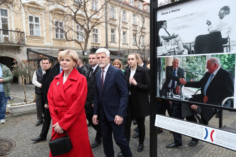 Prezident Pavel s manželkou Evou během návštěvy Slovenska.