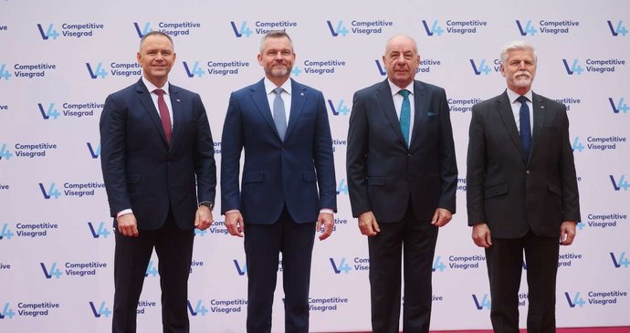 Petr Pavel vyrazil do Maďarska na setkání prezidentů V4 s polským, slovenským a maďarským protějškem (3.12.2025).