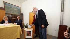 Sněmovní volby 2025: Pavlovi vyrazili volit v Černoučku (3.10.2025).