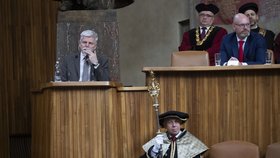 Prezident Petr Pavel se zúčastnil slavnostního jmenování a předání dekretů profesorkám a profesorům (12.12.2023)