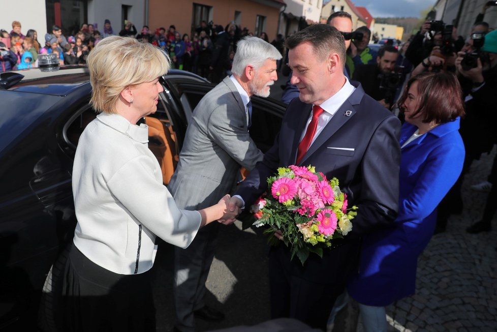Návštěva Petra Pavla v Libereckém kraji - prezident dorazil do Nového Města pod Smrkem. (26. 4. 2023)