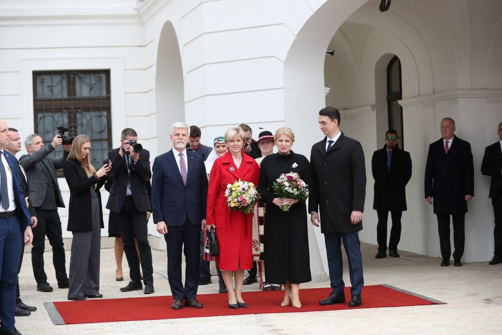 Návštěva prezidenta Petra Pavla na Slovensku: Na snímku se slovenskou prezidentkou Zuzanou Čaputovou, jejím partnerem Jurajem Rizmanem a první dámou Evou Pavlovou.(13.3.2023)