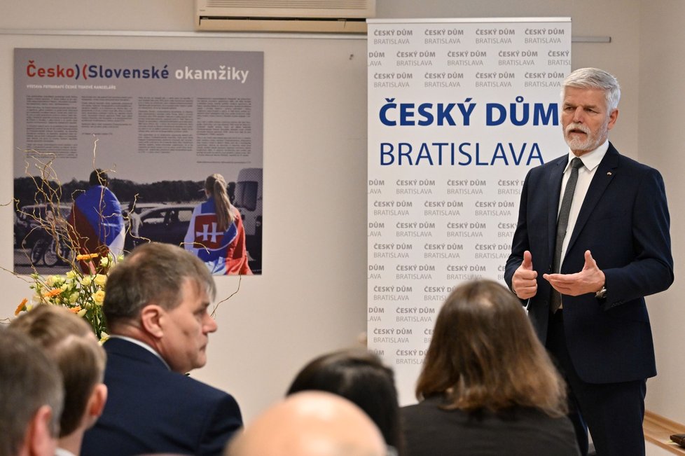 Prezident Petr Pavel na diskuzi v Českém domě na Slovensku