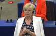 První dáma Eva Pavlová během projevu svého manžela v europarlamentu (4.10.2023)