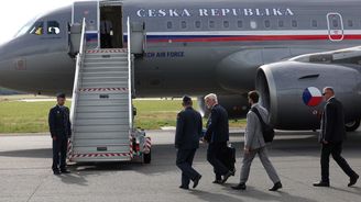 Prezident Pavel i premiér Babiš přistáli v Ankaře na summitu NATO Prezident Pavel i premiér Babiš přistáli v Ankaře na summitu NATO