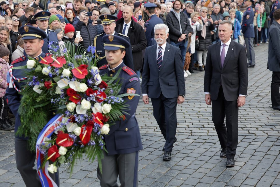 Petr Pavel vyrazil položit věnec k soše T. G. Masaryka na Hradčanském náměstí (28.10.2025) Petr Pavel vyrazil položit věnec k soše T. G. Masaryka na Hradčanském náměstí (28.10.2025)