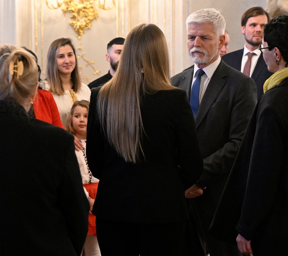 rezident Petr Pavel se setkal s 15 ukrajinskými válečnými uprchlíky, 23. února 2024, Praha.
