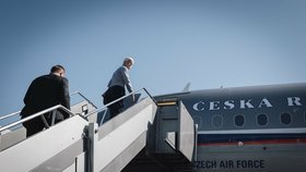 Prezident Petr před odletem do USA.