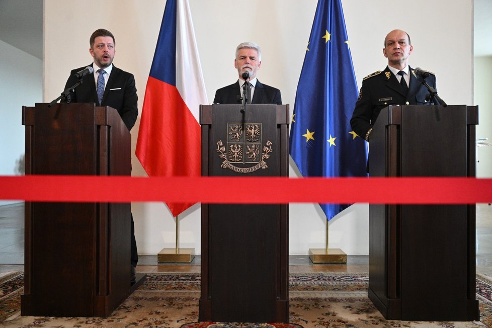 Prezident Petr Pavel, ministr vnitra Vít Rakušan (STAN) a policejní prezident Martin Vondrášek o konci kontrol na Hradě (17.4.2023)