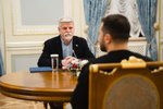 Český prezident Petr Pavel na jednání s ukrajinským prezidentem Volodymyrem Zelenským (28.4.2023)