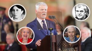Kundera, Eben, Vašáryová či dcera Masaryka: Kdo může dostat metál od prezidenta Pavla Kundera, Eben, Vašáryová či dcera Masaryka: Kdo může dostat metál od prezidenta Pavla
