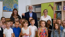 Prezident Petr Pavel se zúčastnil slavnostního zahájení školního roku a shromáždění ke 100. výročí založení Základní školy a mateřské školy T. G. Masaryka, 1. září 2026, Brodek u Konice, Prostějovsko.
