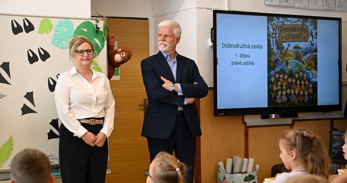 Prezident Petr Pavel se zúčastnil slavnostního zahájení školního roku a shromáždění ke 100. výročí založení Základní školy a mateřské školy T. G. Masaryka, 1. září 2026, Brodek u Konice, Prostějovsko.