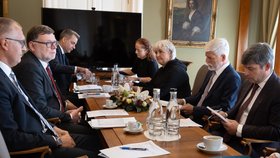 Jednání prezidenta Petra Pavla s ministrem financí Zbyňkem Stajurou o státní rozpočtu. (5.10.2023)