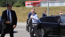 Prezident Petr Pavel se svými bodyguardy (ilustrační foto)