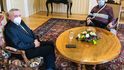 Prezident Miloš Zeman převzal rezignaci šéfa antimonopolního úřadu Petra Rafaje