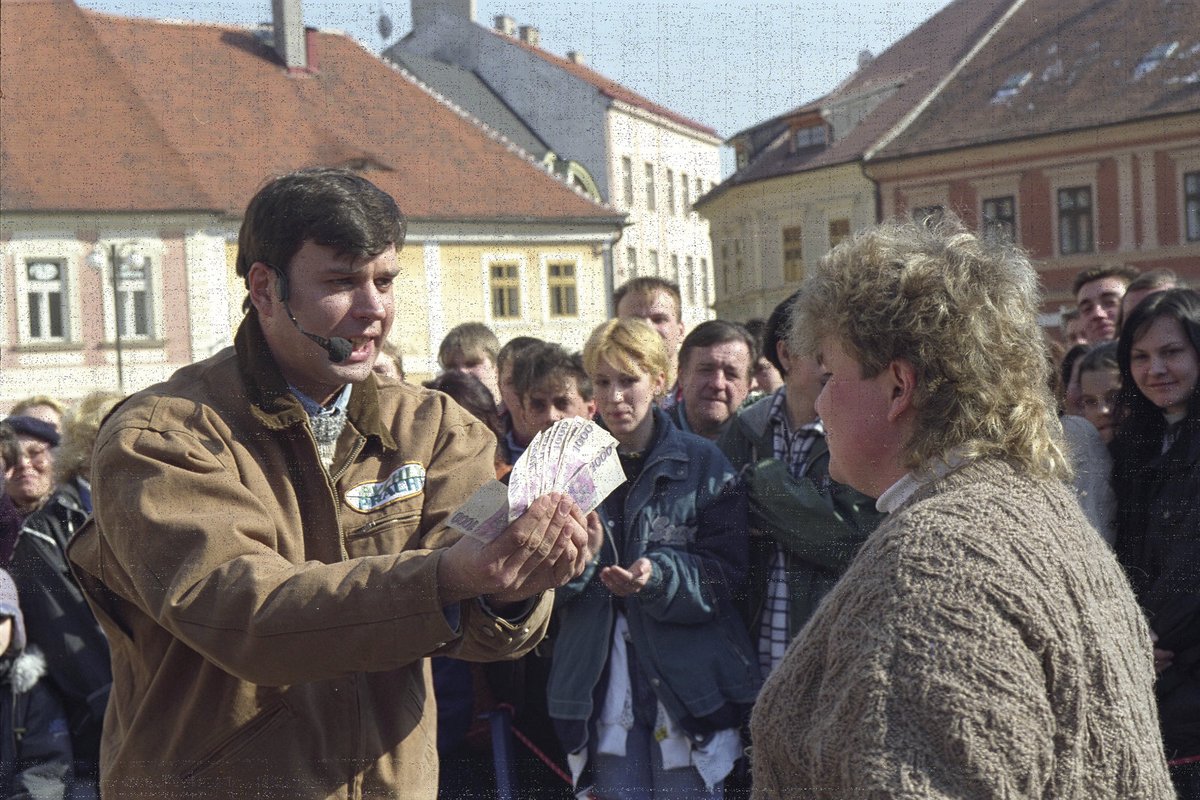 1996 Rychlý prachy: Jako moderátor soutěže sjezdil celou republiku.