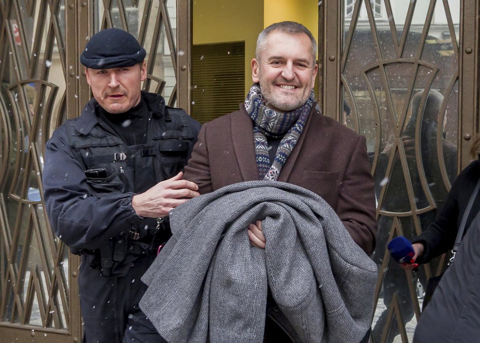 Miliardář Petr Sisák při svém zatčení v roce 2016