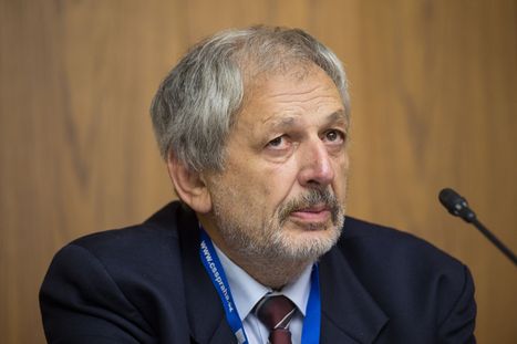 Obrázek: Lékař na pohřbu psychologa Petra Šmolky prozradil: Prokouřil si plíce!