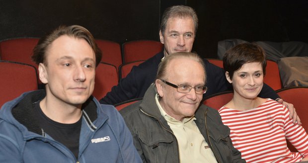 Před premiérou představení Smrt a dívka v Divadle Ungelt s režisérem J. Svobodou (uprostřed), M. Heinem a L. Štěpánkovou