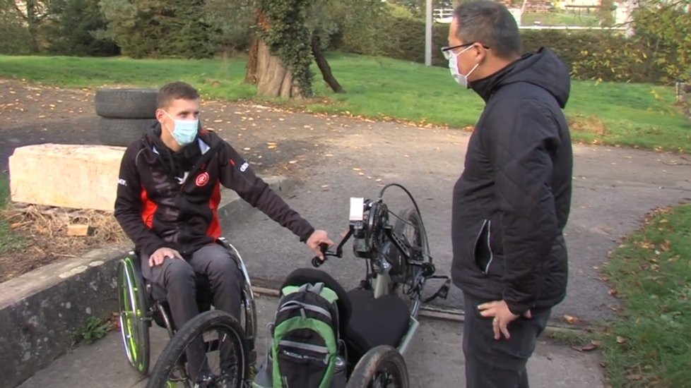 Handicapovanému Petrovi (22) zloděj ukradl kolo: Díky sbírce může nyní znovu sportovat
