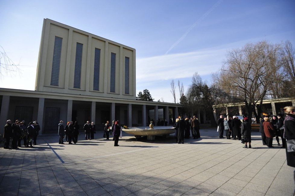 V pražských Strašnicích má dnes pohřeb režisérka Vlasta Janečková