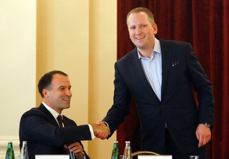 Petr Stuchlík (vpravo) při vyhlášení Banky roku 2012