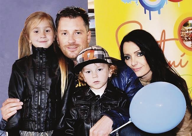Petr Vágner s manželkou Gabrielou a dětmi Miou Lili a Maxem.