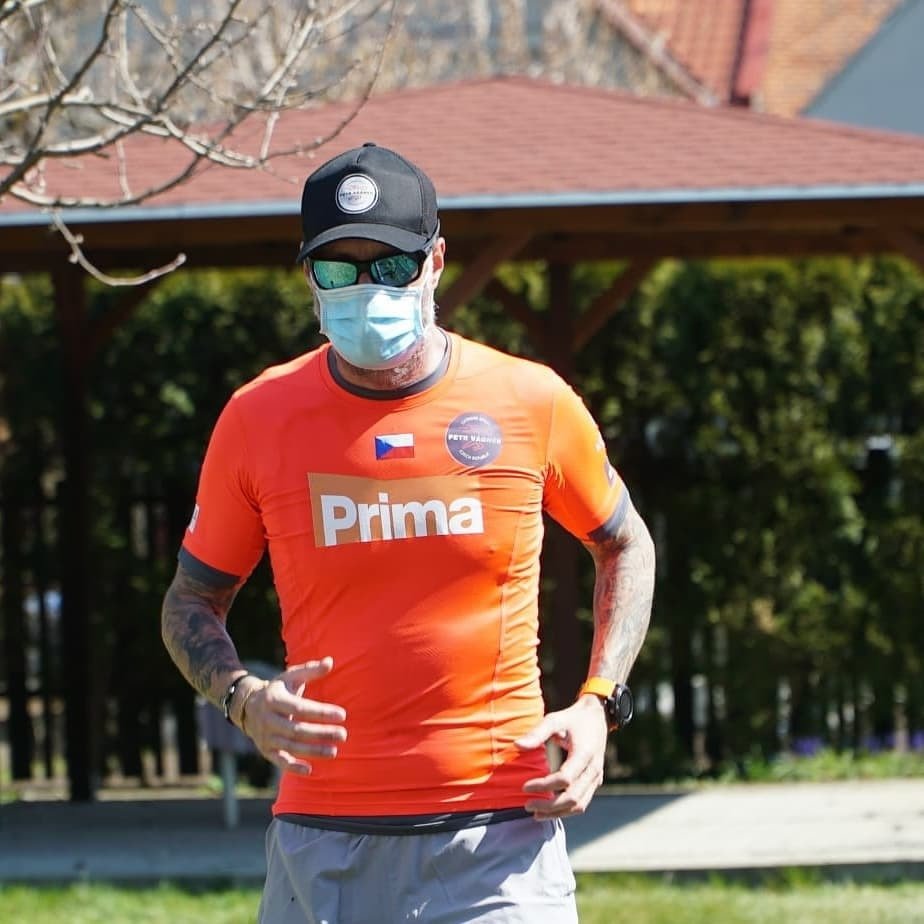 Petr Vágner si dopřál na své zahradě maraton
