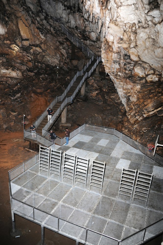 Jeskyně Satsurblia. Budování provozních prvků speleoterapie v jeskyni. (rok 2018)