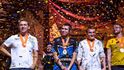 Se svým týmem se stal v roce 2017 mistrem světa v karetní hře Heartstone (na snímku zcela vpravo) Se svým týmem se stal v roce 2017 mistrem světa v karetní hře Heartstone (na snímku zcela vpravo)