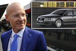 Petr Žaluda je šéfem českých drah, který si potrpí na luxus. Vozí se třeba služebním Audi A8
