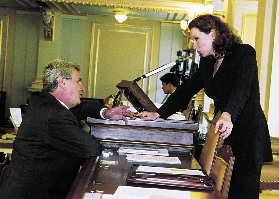 Petra Buzková se současným prezidentem Zemanem, rok 2000