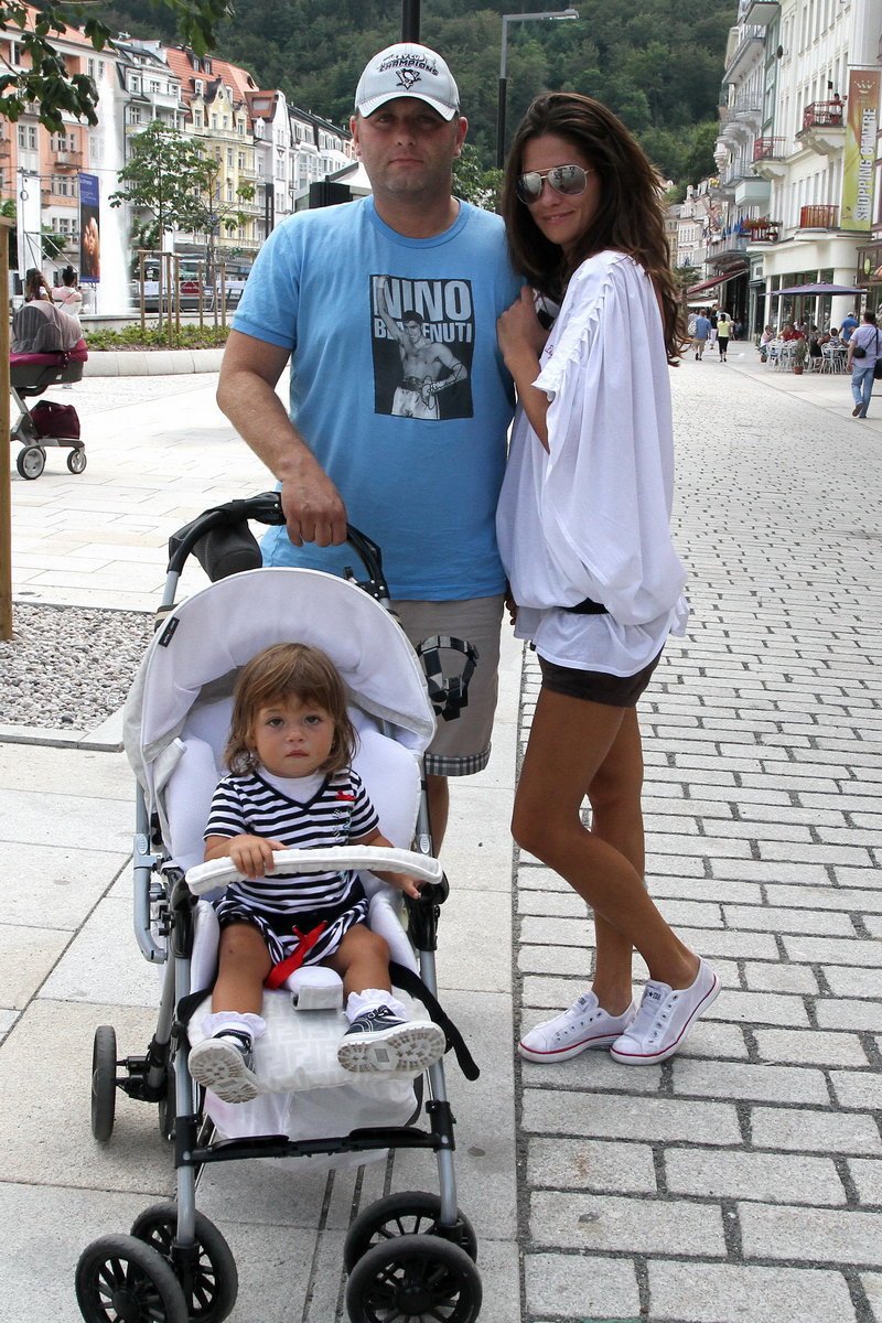 Petra Faltýnová s manželem Simonem Šteklem a dcerou Adrianou
