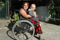 Petra (23): Díky za vozík, teď už synovi stačím