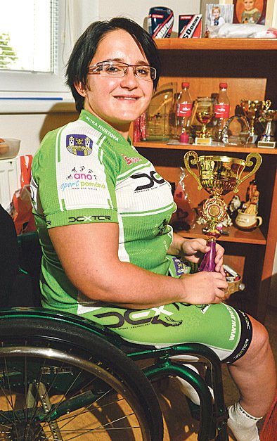 Petra Hurtová se stala v roce 2011 mistryní ČR handbiků jak v horské cyklistice, tak i v silniční cyklistice. Denně ujede v rámci tréninku do 30 kilometrů.