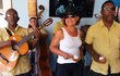 Petra Janů na dovolené na Kubě: Učila se hrát v Havaně na rumba koule.