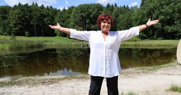 Petra Janů u rybníka Petra Janů u rybníka