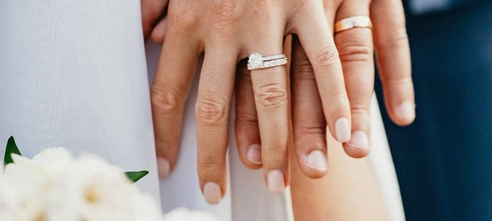 Snubní prsteny si Petra s Jiřím nechali vyrobit na zakázku u firmy ALO Diamonds, které je tenistka hlavní tváří.